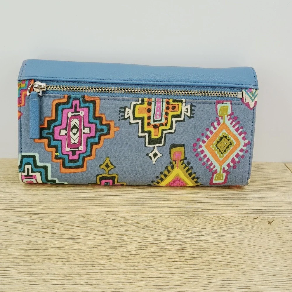 Vera Bradley Trifold Wallet Audrey Painted Medallions Blue Canvas Fabric